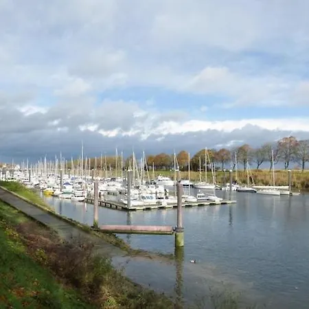 Townhouse Near Bay Of Somme And Norman Beaches, Cleaning Included Holiday home